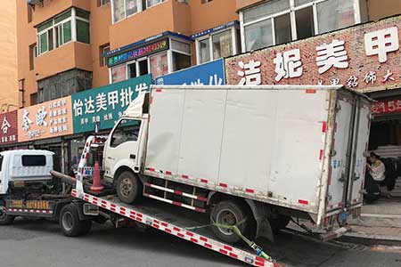 丹东凤城24小时汽车道路救援,送水送油,流动换胎补胎